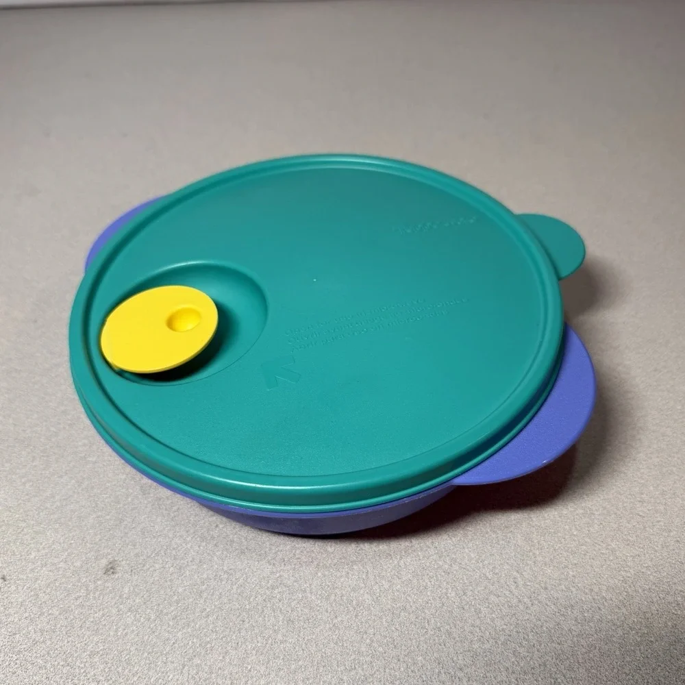 Tupperware blue green